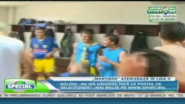 VIDEO! SUPER IMAGINI de la promovarea Petrolului! Rachita a petrecut cu bratara antistres pe mana, jucatorii au urlat ca nebunii in vestiar! :))