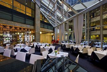 SUPER IMAGINI! Hotel cu heliport si lux total! Nationala sta langa Bill Clinton si primarul New Yorkului in al 7-lea oras din lume, cu 10 miliardari!_10