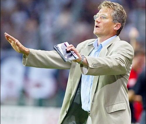VIDEO: Becali baga mana adanc in buzunar! Cu ce oferta de nerefuzat vrea sa il aduca pe Boloni la Steaua: