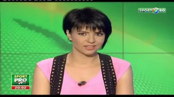 Vedetele de milioane ale lui Mititelu au plecat intr-o vacanta HOT! Ce blonda superba aduce Mihai Costea in Ghencea: