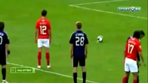 VIDEO: Are 130 de kg, a alergat pana cand i-au iesit ochii, dar a reusit sa marcheze golul vietii :))