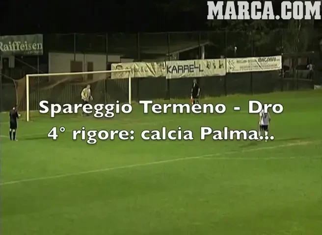 VIDEO IREAL!!! A trimis din penalty in bara transversala, portarul se bucura ca a scapat, dar mingea a intrat in poarta!