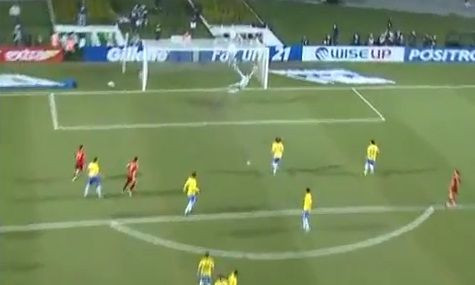 VIDEO! Comentatorii brazilieni au INGHETAT la torpila lui Muresan in bara si au turbat la ratarile lui Ronaldo! Vezi reactia lor