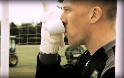 VIDEO INCREDIBIL! O echipa din Anglia foloseste XENOFOBIA ca sa isi vanda tricourile! Vezi cum fac misto de italieni