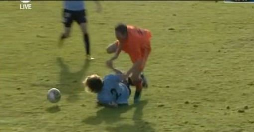 VIDEO: Faultul HORROR care ii putea incheia cariera lui Van Persie!