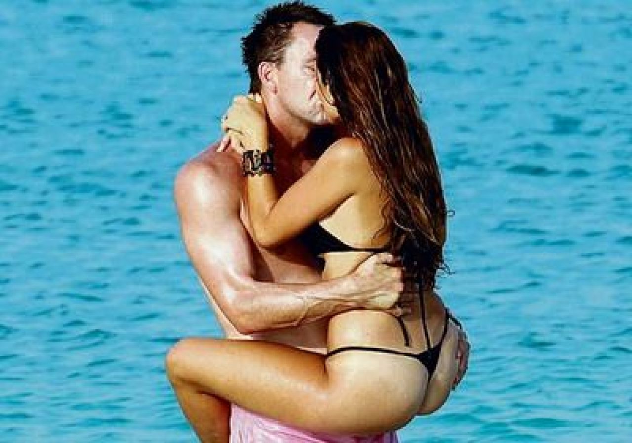 FOTO! John Terry ii da lectii lui Giggs! Asa s-a impacat cu sotia:_1
