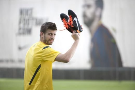 Pique ii calca pe urme lui Ronaldo! A facut primul antrenament in ghetele care au influentat 17 ani de fotbal! FOTO:_2