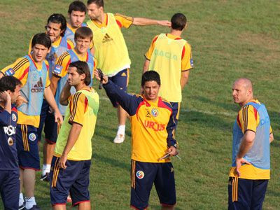 Razvan Lucescu: Unul dintre jucatori a fost sunat sa se dea accidentat la meciul cu Bosnia!