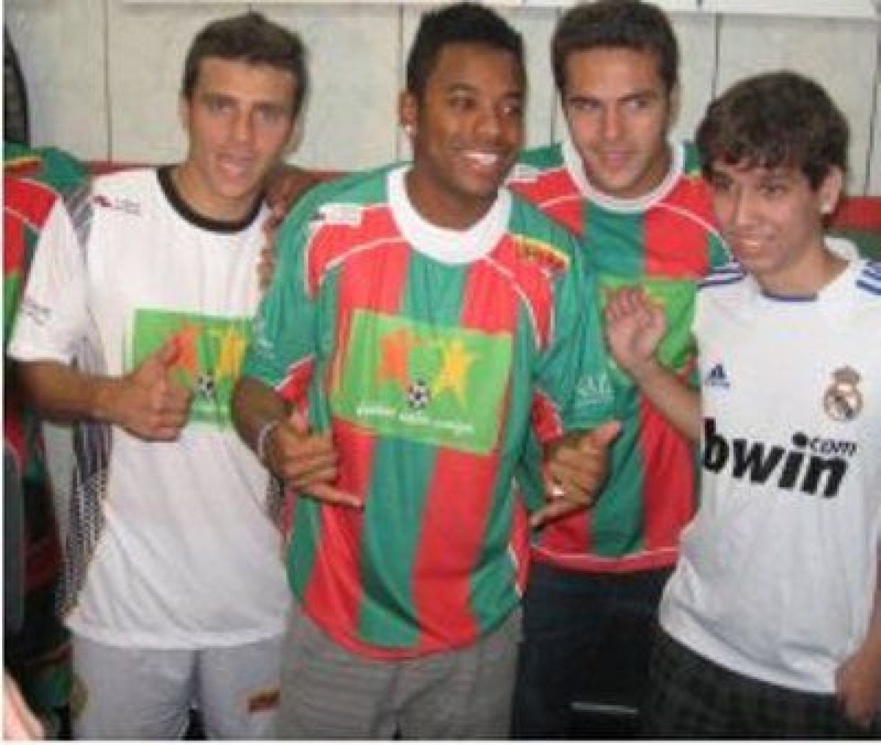 VIDEO! Moraes i-a aratat lui Robinho cum joaca un BRAZILIAN de la Steaua! Vezi cele 3 goluri date intr-un amical de LUX!_2