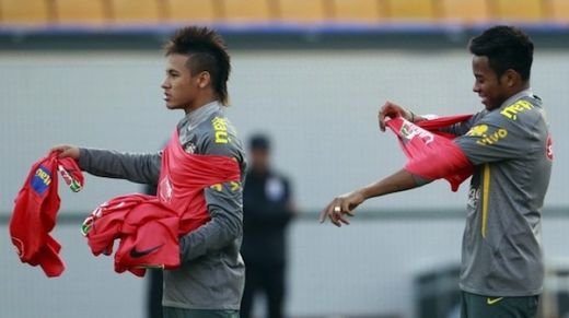 FOTO Neymar, baiat ascultator! A renuntat la CREASTA dupa ce a fost criticat de Pele!_3