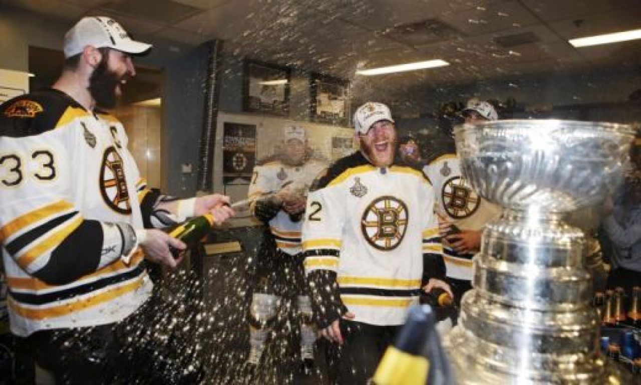 IMAGINI INCREDIBILE! Fanii au devastat strazile dupa ce au pierdut finala NHL! Nebunia dupa ce Boston a luat Stanley Cup!_6