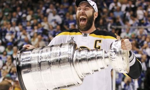 IMAGINI INCREDIBILE! Fanii au devastat strazile dupa ce au pierdut finala NHL! Nebunia dupa ce Boston a luat Stanley Cup!_17
