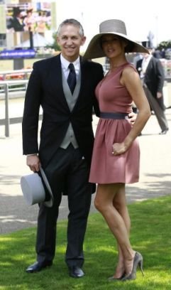 Lectie de STIL: cat de bine arata Gary Lineker si frumoasa lui sotie Danielle Bux! FOTO