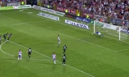VIDEO: Nebunie in play-off-ul din Segunda! Fostul stelist i-a urcat pe garduri pe spanioli si tot el i-a dat jos in socuri :