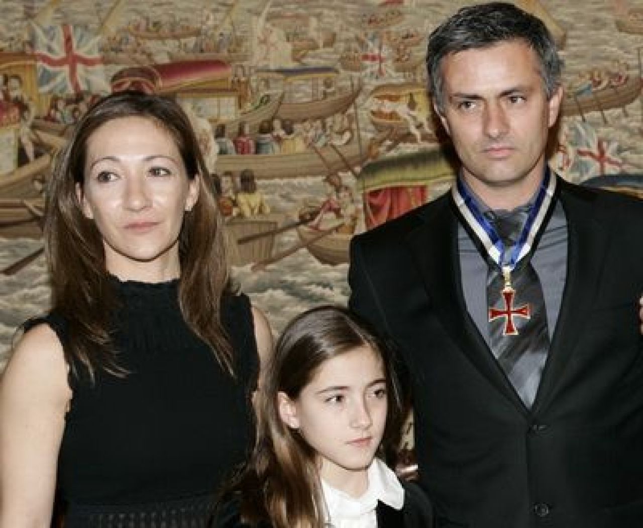 In sfarsit, recunoaste! Exista cineva mai bun, mai destept si mai frumos decat el! EA este The Special One:_1