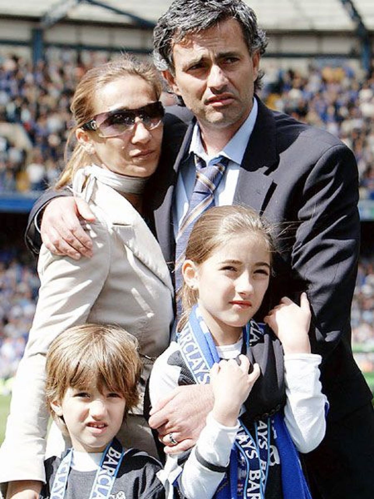 In sfarsit, recunoaste! Exista cineva mai bun, mai destept si mai frumos decat el! EA este The Special One:_2