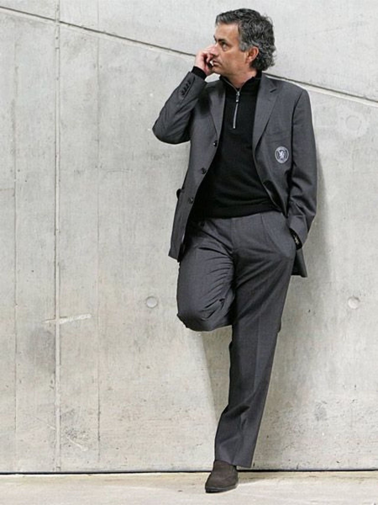 In sfarsit, recunoaste! Exista cineva mai bun, mai destept si mai frumos decat el! EA este The Special One:_3