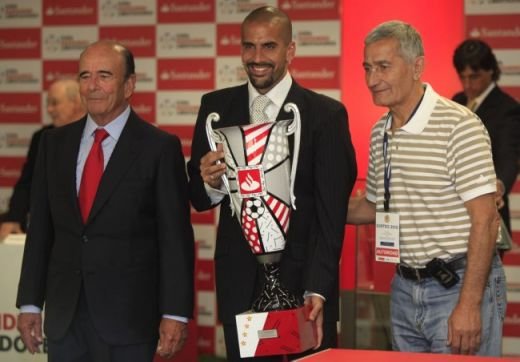 INVENTATORII uriasilor din fotbal! Fara ei, Mourinho, Messi, Ronaldo, Bergkamp sau Maldini NU ar fi existat niciodata! FOTO_31