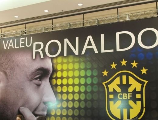 VIDEO SENZATIONAL El e cel mai talentat grasut din lume! Dupa ce-a jucat cu Romania, Ronaldo s-a retras de fata cu Hagi
