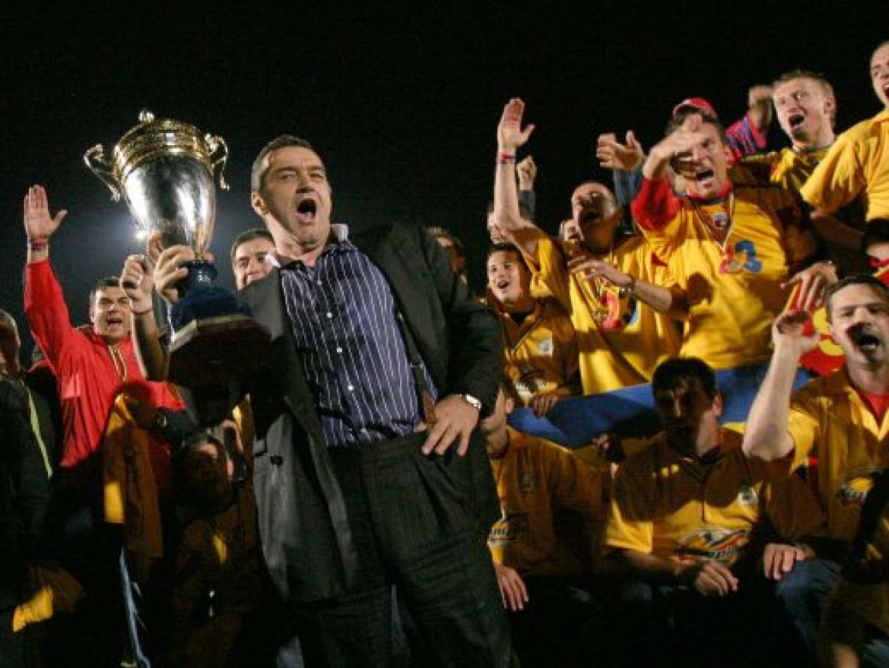 Noptile nedormite ale lui Becali! Cum l-a schimbat fotbalul pe Gigi! Ridurile de dupa gratii: FOTO_9
