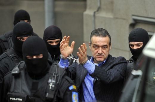 Noptile nedormite ale lui Becali! Cum l-a schimbat fotbalul pe Gigi! Ridurile de dupa gratii: FOTO_13