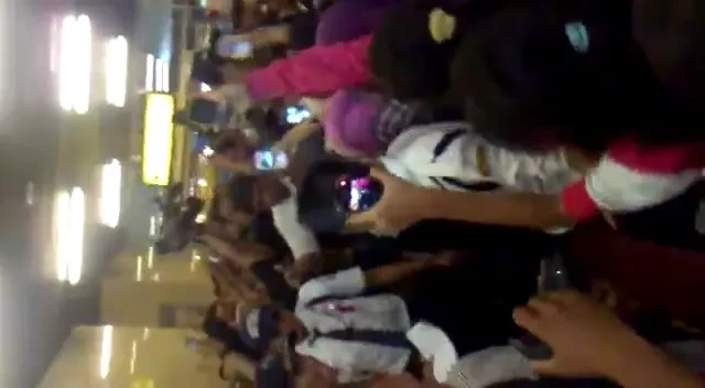 SENZATIONAL! Cum l-au primit indonezienii pe Fabregas pe aeroport: