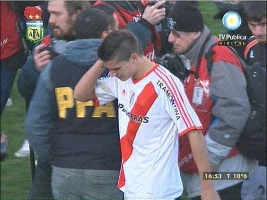 VIDEO HAOS la Buenos Aires! Fanii lui River au varsat SANGE pentru echipa lor! Cum a aratat cea mai NEAGRA zi din istoria celui mai tare club din Argentina!