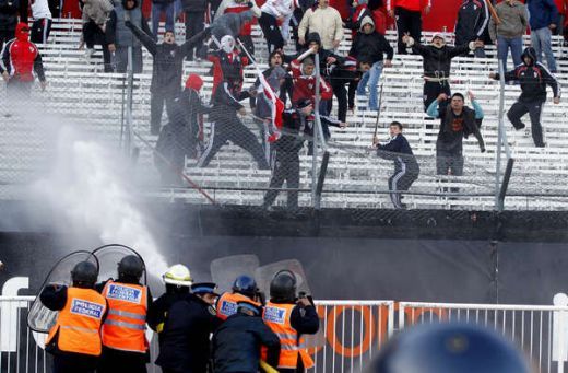 VIDEO HAOS la Buenos Aires! Fanii lui River au varsat SANGE pentru echipa lor! Cum a aratat cea mai NEAGRA zi din istoria celui mai tare club din Argentina!_6