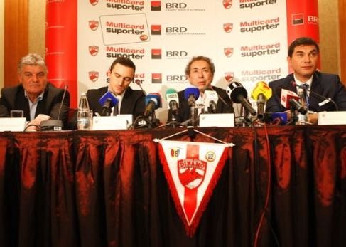 Dragos Savulescu a inceput sa vorbeasca mult si prost! Ce spune Borcea despre transferul lui Torje la Steaua!