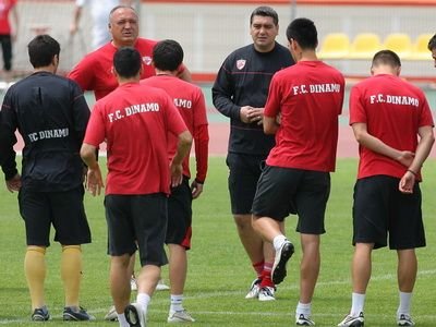 Ce-a ajuns Dinamo! De 20 de ani n-a mai aratat asa rau! Cum a ajuns U Cluj sa ii dea de mila 3 jucatori lui Dinamo: