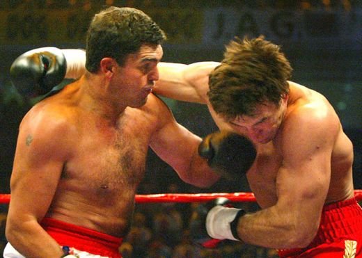 Doar 3 oameni au reusit sa il invinga pe Klitschko in 16 ani de box! REGULILE pe care trebuie sa le respecte Haye! FOTO:_3