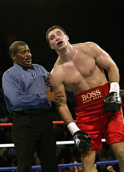 Doar 3 oameni au reusit sa il invinga pe Klitschko in 16 ani de box! REGULILE pe care trebuie sa le respecte Haye! FOTO:_6