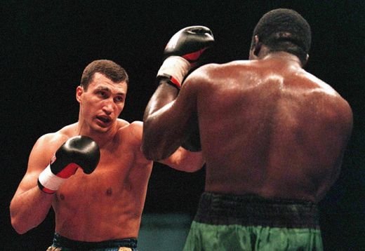 Doar 3 oameni au reusit sa il invinga pe Klitschko in 16 ani de box! REGULILE pe care trebuie sa le respecte Haye! FOTO:_8