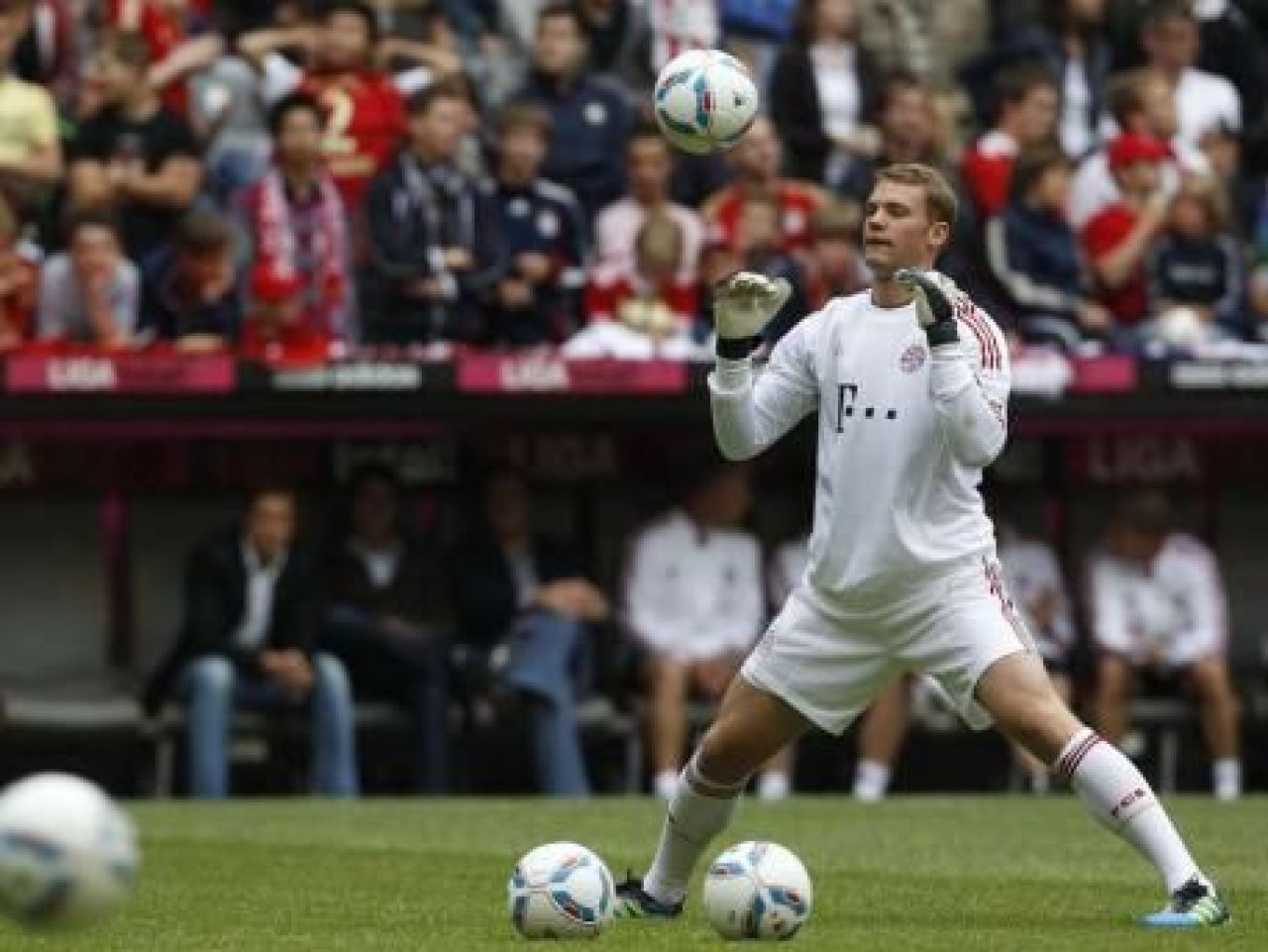 SUPER FOTO! 30.000 de oameni au venit sa vada NOUL Bayern! Neuer, prezentat oficial!_1