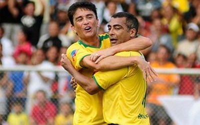 VIDEO Asta e echipa de VIS cu care trebuia sa jucam in 94! VEZI ce SHOW fac Romario si Bebeto la 17 ani de la Cupa Mondiala!