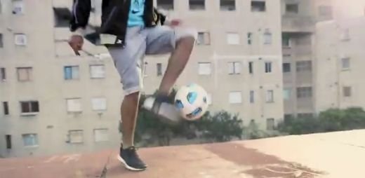 SUPER VIDEO! Singurul turneu cu cei mai tari MINGICARI de pe planeta! Cum promoveaza Tevez Copa America in mijlocul strazii
