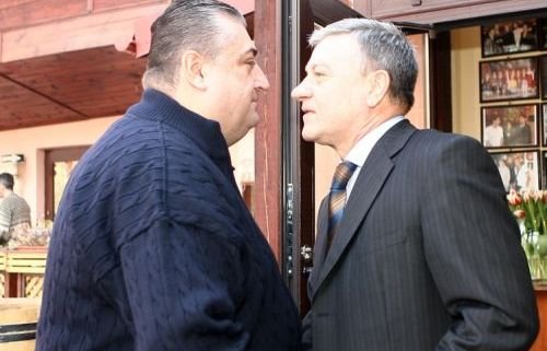 La CEx doar cu DVD-ul! Cum il ameninta Sandu pe Iancu, acest om care nu reprezinta NIMIC in Romania :