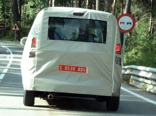 SUPER FOTO! Primele imagini spion cu cea mai mare DACIE din istorie! Va fi lansata in 2012