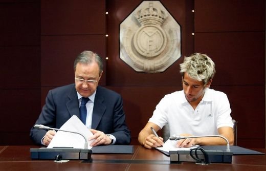 Real l-a luat pe Coentrao cu 30 de mil! Cum a incercat Abramovici sa il opreasca la poarta stadionului:_4