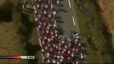 Un fan inconstient a provocat un accident URIAS la Turul Frantei! Cati ciclisti au cazut din cauza lui: