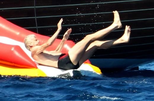 Take it easy! Provocarea zilei: are 61 de ani si antreneaza una dintre echipele de top din Europa! Cine crezi ca e? SUPERFOTO