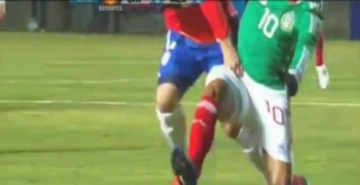 ATAC la mostenitori! Giovani Dos Santos a suferit cel mai dur fault de la Copa America!