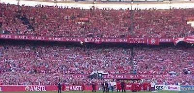 VIDEO! Primul bilant al dezastrului de pe stadionul lui Twente: 14 raniti si cel putin 1 MORT!_1