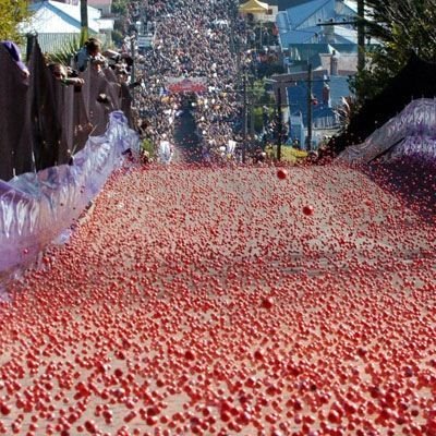 IMAGINI INCREDIBILE! Asta este cea mai STRANIE sosea de pe planeta! Cum e posibil sa traiesti aici?_3