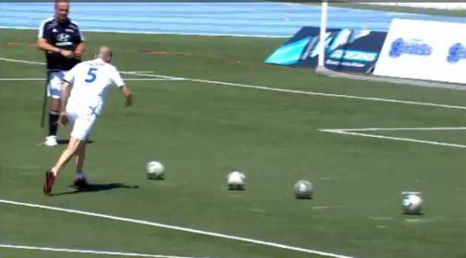 SUPER VIDEO! Zidane UIMESTE din nou! De cate secunde are nevoie ca sa inscrie CINCI penalty-uri?