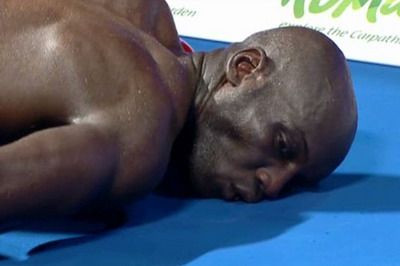 Presa de afara este CUCERITA de KO-ul lui Bute: Mendy a cazut cu fata inainte! Vezi cum au descris meciul: