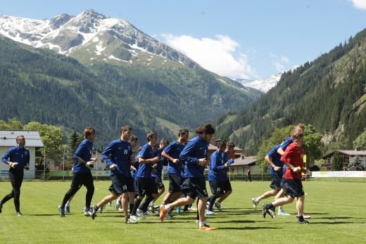 Cea mai mare surpriza pentru Steaua! Galeria a mers sa incurajeze echipa in Austria!