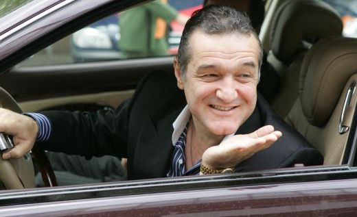 Staff-ul cu care Becali vroia sa duca Steaua in Liga, demis dupa ce a vrut sa transfere o gasca de gloabe !