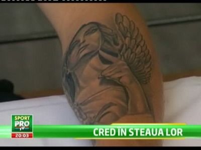 VIDEO! INGERUL pazitor al Stelei? Bicfalvi si-a tras un super tatuaj inainte de Supercupa! Vezi pentru cine l-a facut!