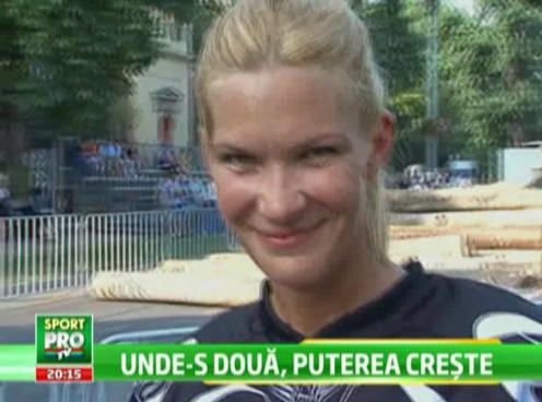 Ele sunt cele mai curajoase romance! Fetitele Powerpuff se bat cu 175 de barbati la cea mai grea cursa de motociclism din lume: